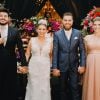 Cristiano e Paula Vaccari posam no casamento de Zé Neto