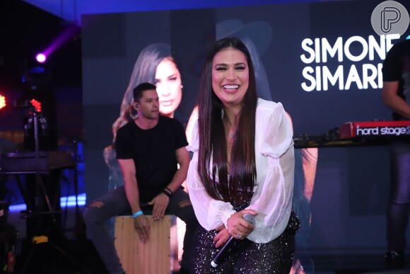 Simone e Simaria, Luísa Sonza, Vitão e outros famosos na festa da gravadora Universal Music, realizada no hotel Nacional em São Conrado, zona sul do Rio de Janeiro, na noite desta segunda-feira, 09 de dezembro de 2019