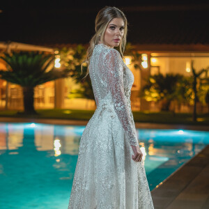 Bárbara Evans mostrou vestido usado em festa de noivado