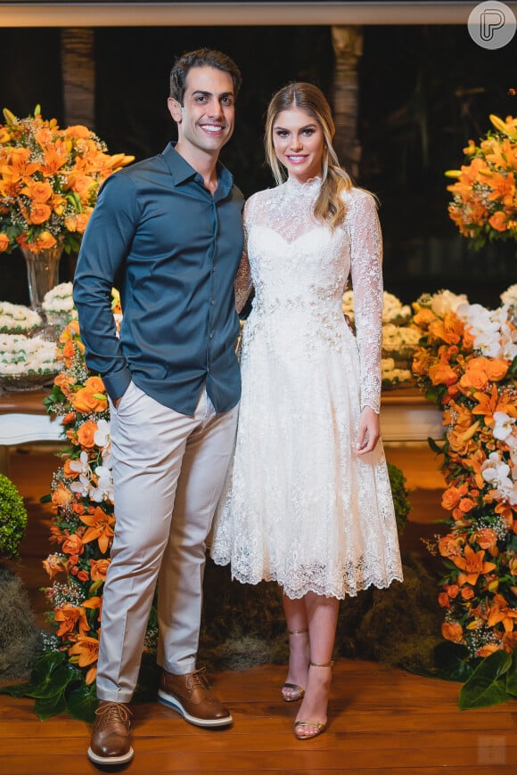 Bárbara Evans e Gustavo Theodoro realizaram uma festa de noivado no sábado, 14 de dezembro de 2019
