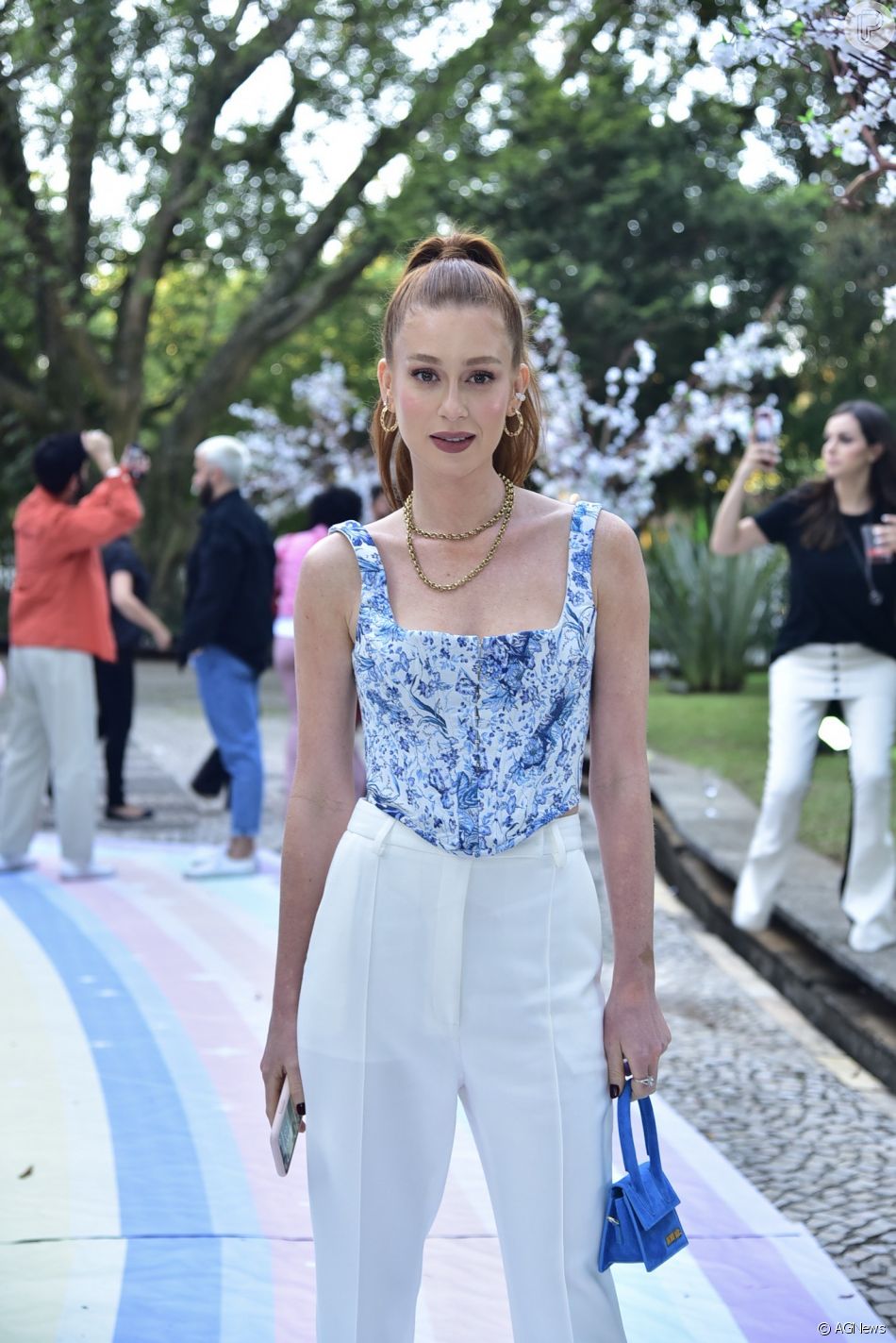 blusa estilo espartilho