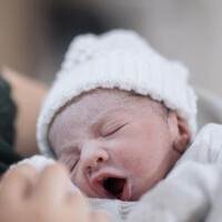 Marília Mendonça posta foto do filho, Leo, dormindo e web elogia: 'Príncipe!'