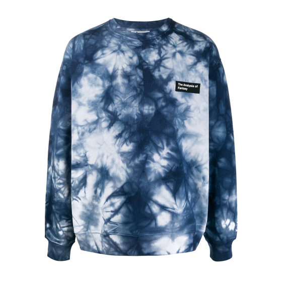 Bruna Marquezine usou moletom unissex oversized da marca Acnes Studios