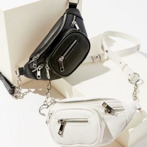 Bruna Marquezine usou bolsa da marca Urban Outfitters $44, 178 reais