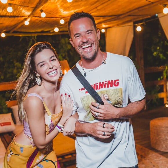 Giovanna Lancellotti e Paulo Vilhena na Casa Neuronha, um dos points dos famosos em Fernando de Noronha