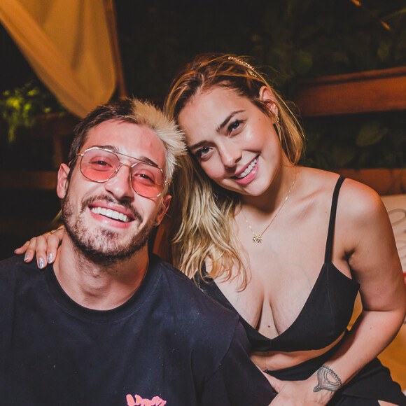 Carol Dantas também estava com o marido, Vinicius Martinez