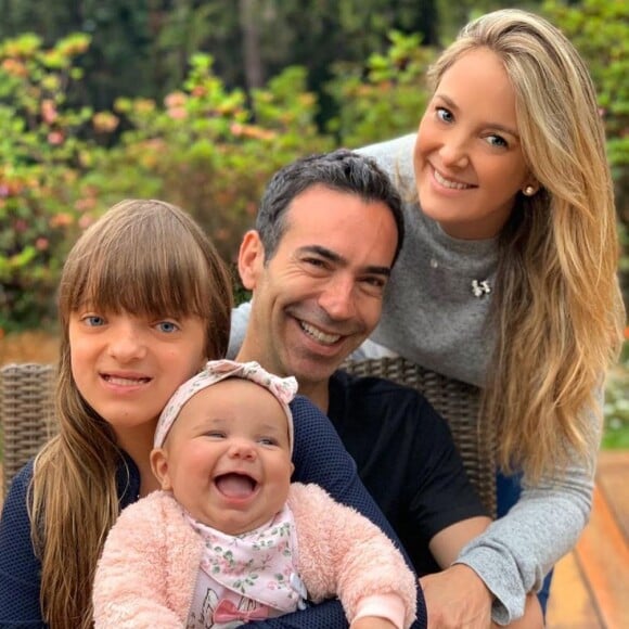 Ticiane Pinheiro explicou ausência de filha mais velha em foto da família nesta terça-feira, 31 de dezembro de 2019