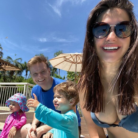 Thais Fersoza ensina filhos que eles não precisam ficar grudados o tempo todo