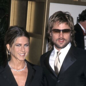 Brad Pitt e Jennifer Aniston foram visto juntos no Golden Globe pela última vez em 2002. Veja foto do dia!