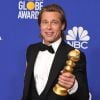Brad Pitt faz discurso no Golden Globe e agita fãs