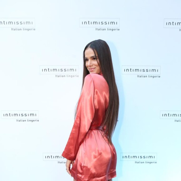 Bruna Marquezine é tietada por fãs em show de Ivete Sangalo nos EUA neste domingo, dia 19 de janeiro de 2020