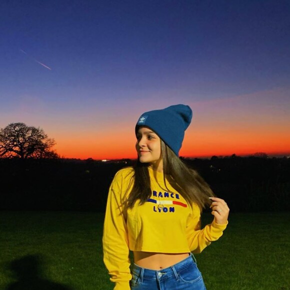 Mel Maia compartilha momentos em Londres com namorado e família