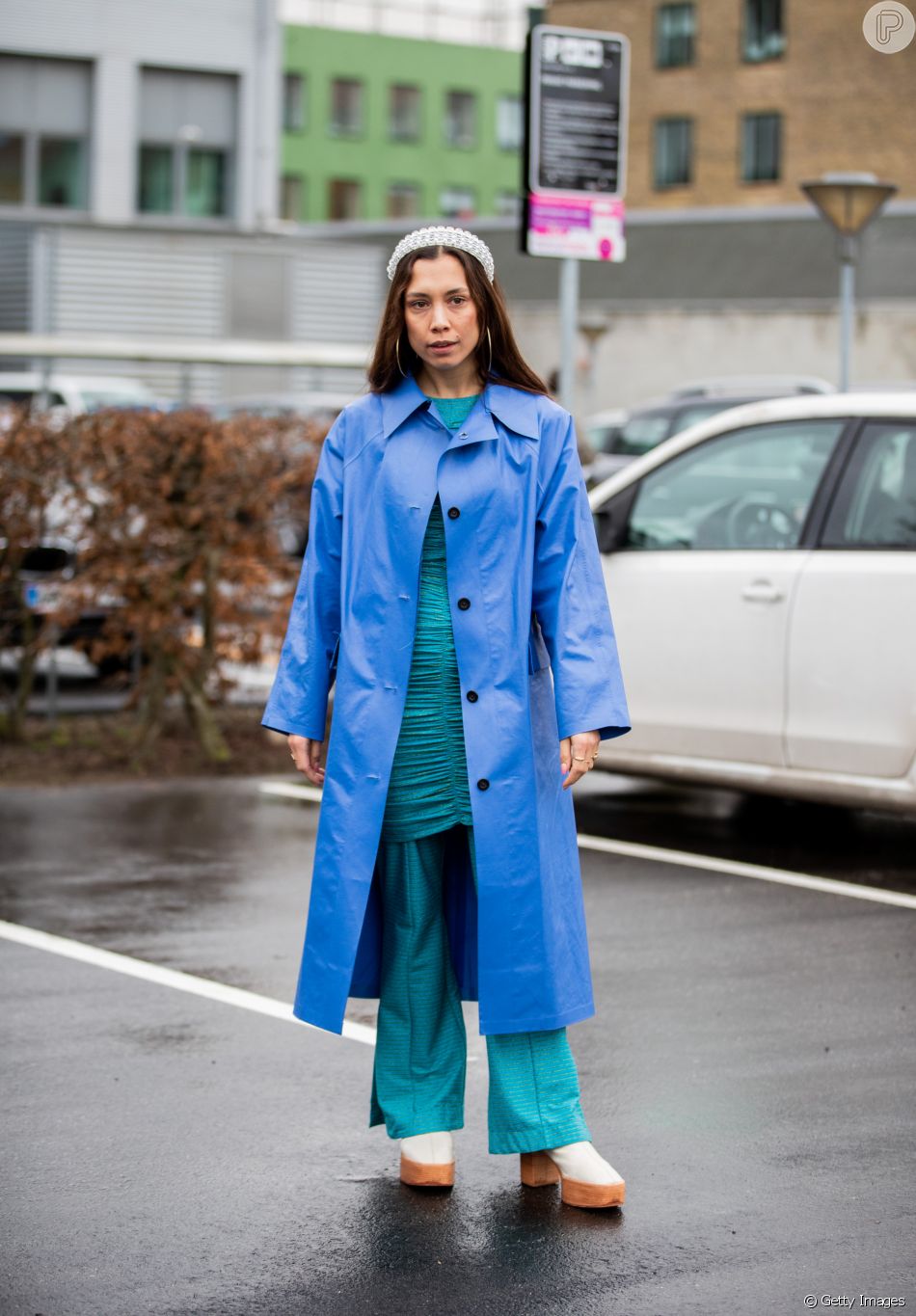 Moda no casaco: modelo longo e maximalista é trend absoluta