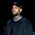 Chris Brown ainda tatuou num rosto um minitriângulo em cima da sobrancelha