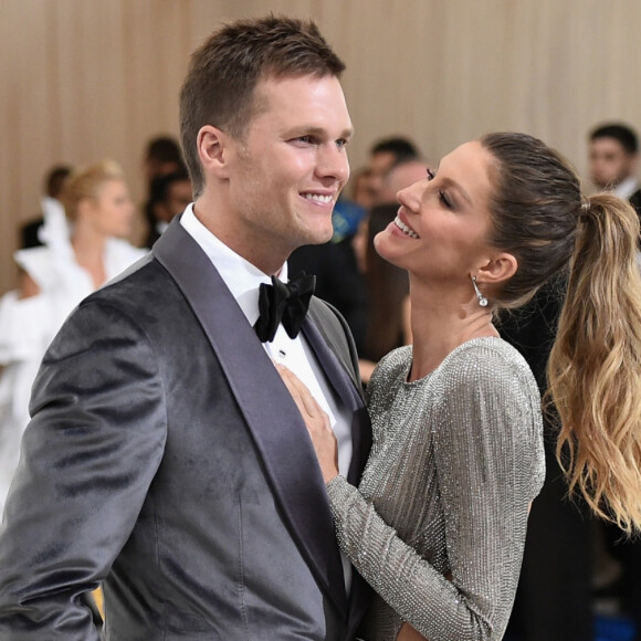 Gisele Bündchen come guloseima com marido após rumor de separação. Veja foto postada pela modelo nesta quarta-feira, dia 12 de fevereiro de 2020