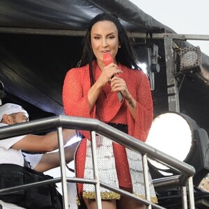 Claudia Leitte homenageou a personagem Mulan