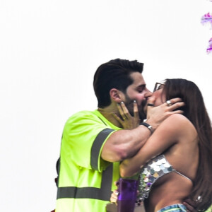 Romana Novais trocou beijos com DJ Alok em bloco de Carnaval