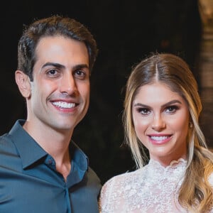 Bárbara Evans e Gustavo Theodoro vão subir ao altar em agosto de 2020