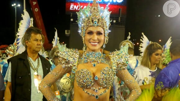 Lívia Andrade fez sua estreia como rainha de bateria no Rio de Janeiro na madrugada desta segunda-feira, 24 de fevereiro de 2020