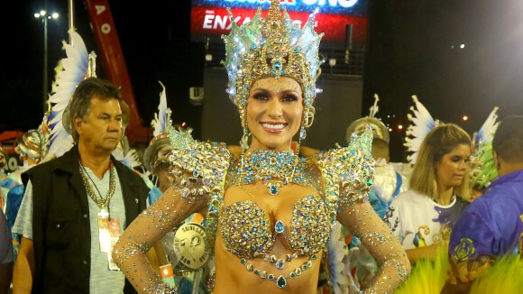 Rainha de Carnaval, Lívia Andrade rejeita cobranças por corpo: 'Me aceito'