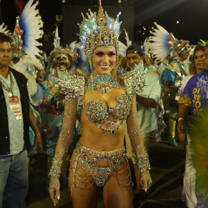 Lívia Andrade contou que ampliou seu contato com a comunidade