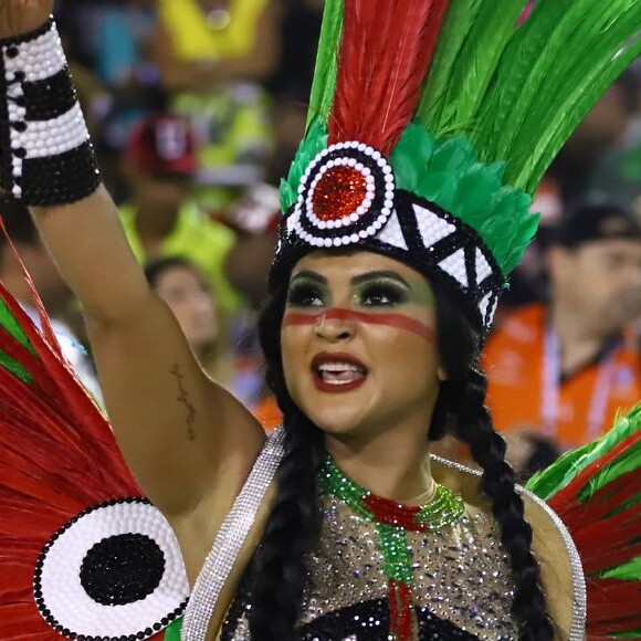 Mileide Mihaile veio com fantasia de índia no desfile de carnaval da Grande Rio: 'Tenho os traços e gosto de ser comparada a essa força'