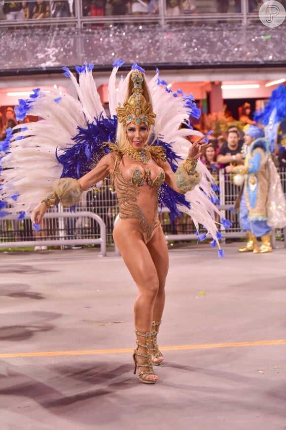 Tati Minerato acompanhou pela internet a apuração que o título para a Águia de Ouro no carnaval de SP