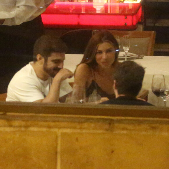 Caio Castro e namorada, Grazi Massafera, curtiram viagem pela África do Sul