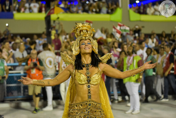 Paolla Oliveira, rainha de bateria da Grande Rio, dedicou post à escola por conta do segundo lugar