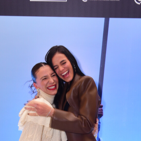 Bruna Marquezine é prestigiada por amigas famosas no lançamento do filme 'Vou Nadar Até Você', no Shopping Iguatemi, em São Paulo, na noite desta segunda-feira, 02 de março de 2020