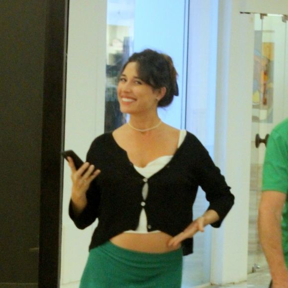 Giselle Itié comemora parto: 'Nós parimos como desejamos e estamos cheios de ocitocina para espalhar pelo mundo'