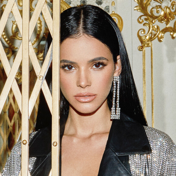 Bruna Marquezine deu dicas para passar o tempo na quarentena e contou que quer aprender a cozinhar