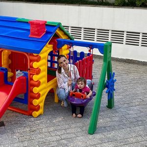 Thaeme Mariôto mostra a rotina da filha, Liz, de 11 meses, com frequência em suas redes sociais