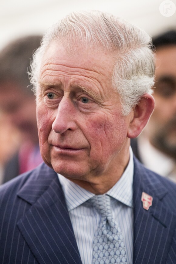 Filho da Rainha da Inglaterra, Príncipe Charles faz parte do grupo de risco da doença