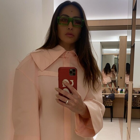 Sabrina Sato posou com look estiloso durante a quarentena do coronavírus