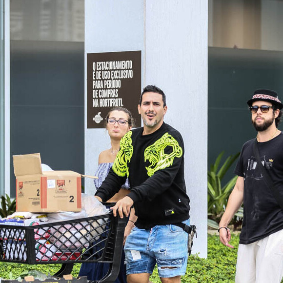 André Marques e a namorada, Sofia Starling, estão morando juntos um ano após engatarem o namoro