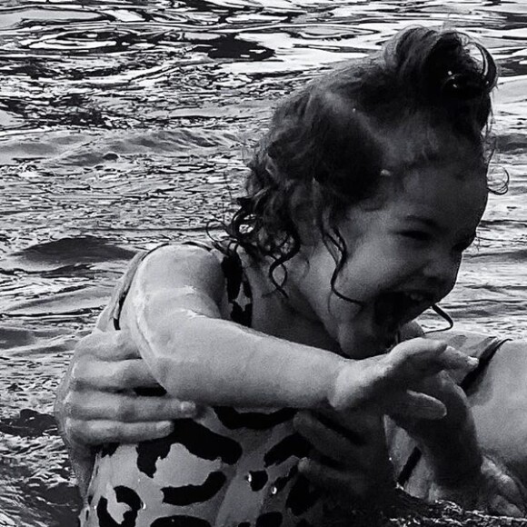 Débora Nascimento é mãe da pequena Bella, de um ano, fruto da relação com José Loreto
