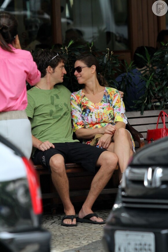 Maria Paula foi vista em clima romântico com o novo namorado nesta quarta-feira (27)