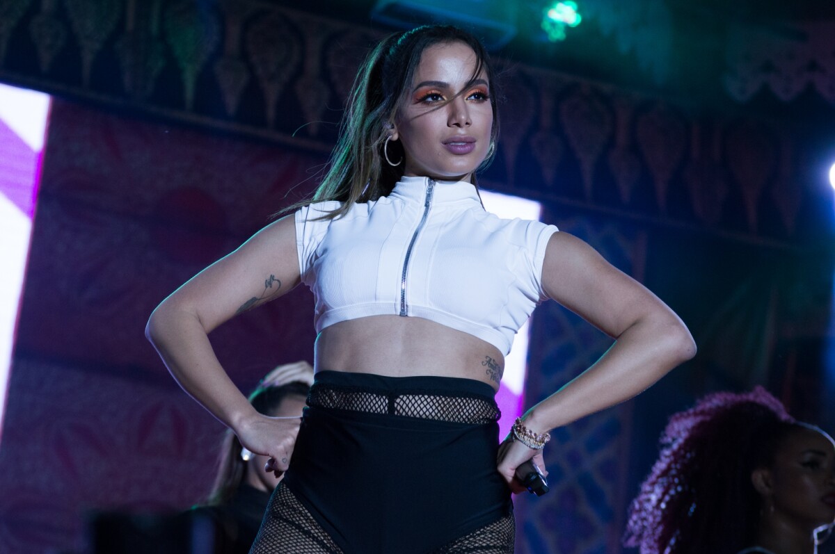 Foto: Anitta teve prints e áudios vazados na web - Purepeople