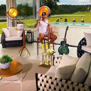 Gusttavo Lima virou alvo de representação no Conar por causa das propagandas de bebida alcoólica feitas durante live