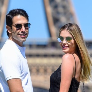 Bárbara Evans e Gustavo Theodoro tiveram casamento de maneira reservada com a presença apenas de duas testemunhas, a irmã e o cunhado do empresário