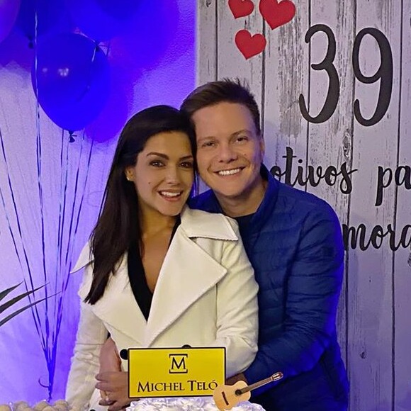 Thais Fersoza é zoada pela irmã em live: 'Ela disse que ainda bem que eu sou uma atriz excepcional e apresentadora'