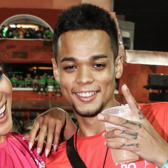 Carol Nakamura é mãe de Juan, de 20 anos