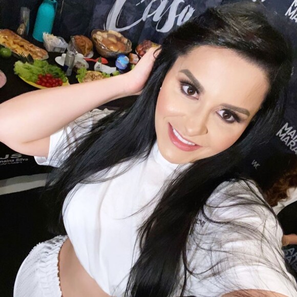 Irmã de Maiara, Maraisa exibe boa forma em fotos na web