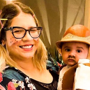 Marília Mendonça mostrou filho com look caipira e bebê roubou a cena em foto