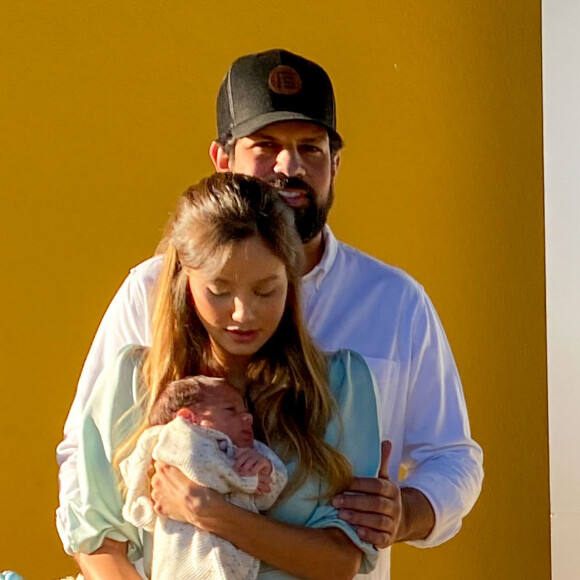 Biah Rodrigues e Sorocaba organizaram festa de 1 mês para o filho, Theo