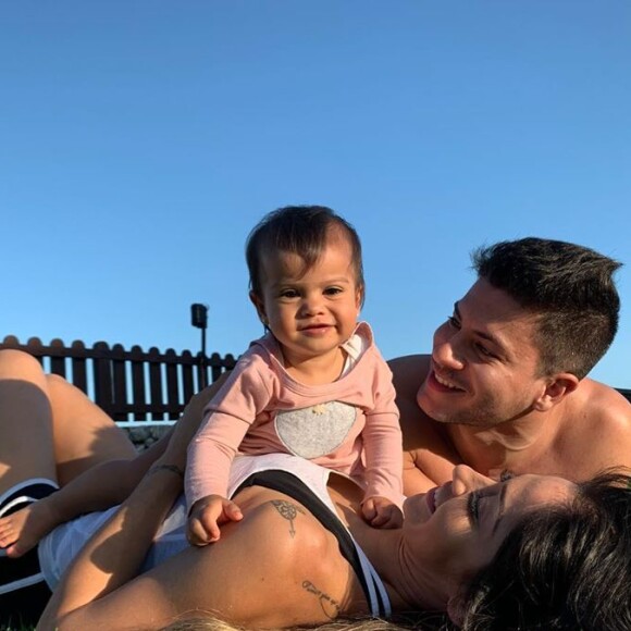Mayra Cardi e Arthur Aguiar terminaram o casamento após três anos
