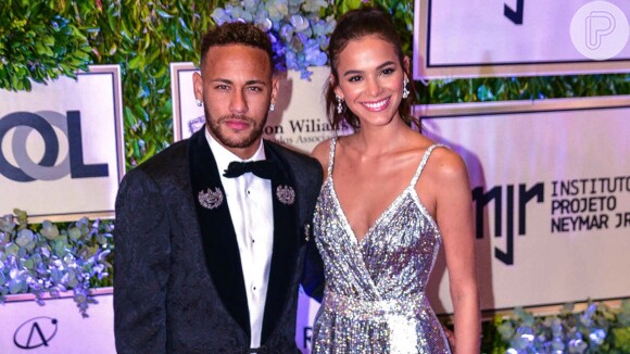 Bruna Marquezine namorava Neymar em 2013