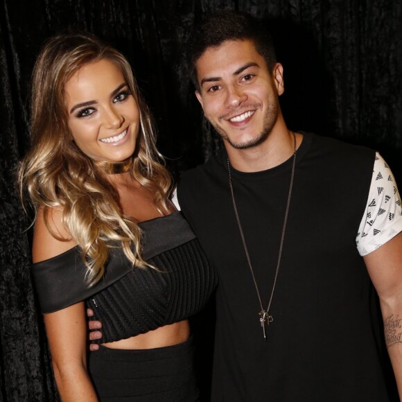 Ex-namorada de Arthur Aguiar, Camila Mayrink fez pedido: 'Mais coragem e sabedoria para lidar com relacionamentos abusivos'