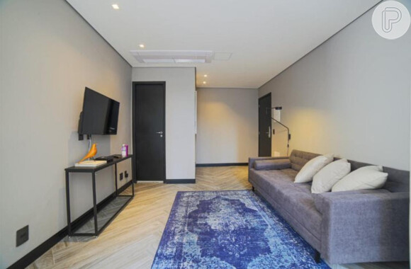 Flayslane está morando em apartamento duplex de 82 m² em uma travessa da Avenida Paulista, no Jardins, São Paulo